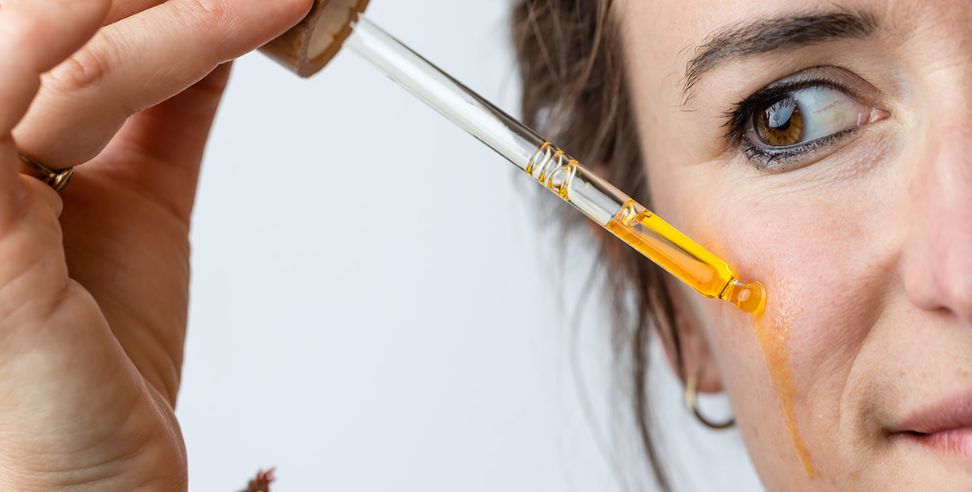 Comment reconnaître les symptômes d’une peau déshydratée et comment en prendre soin ?