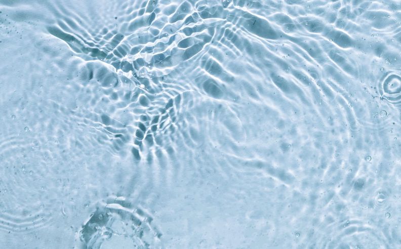 L’eau Micellaire : Produit miracle ou danger caché ?
